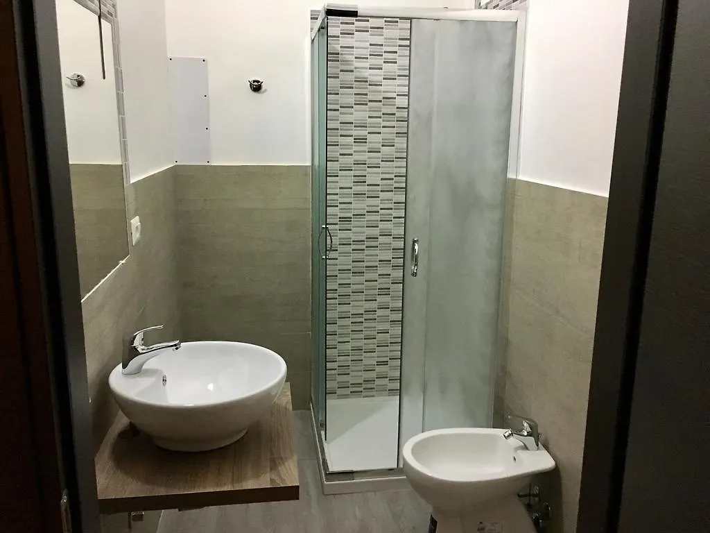 **  Guest House Minas Milánó Olaszország