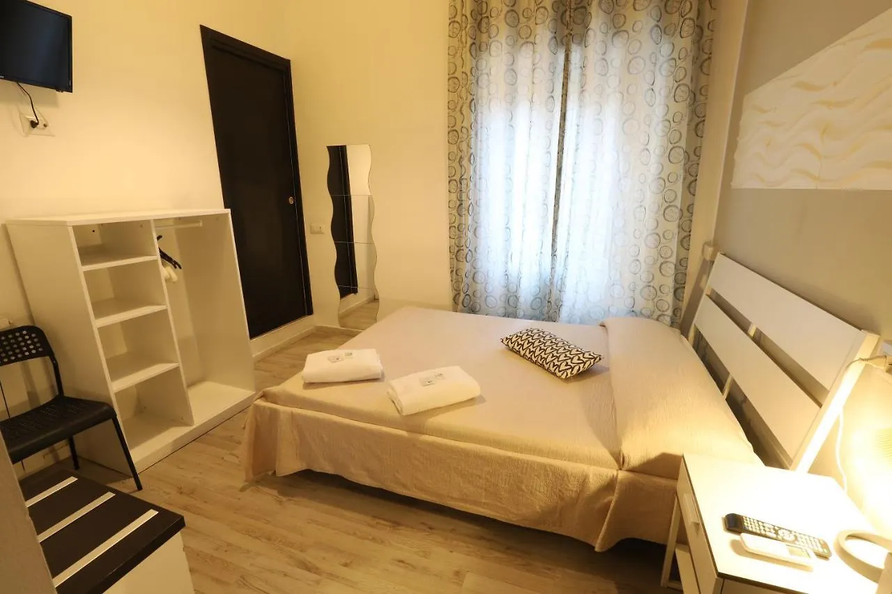 Guest House Minas Mailand 2*,  Italien