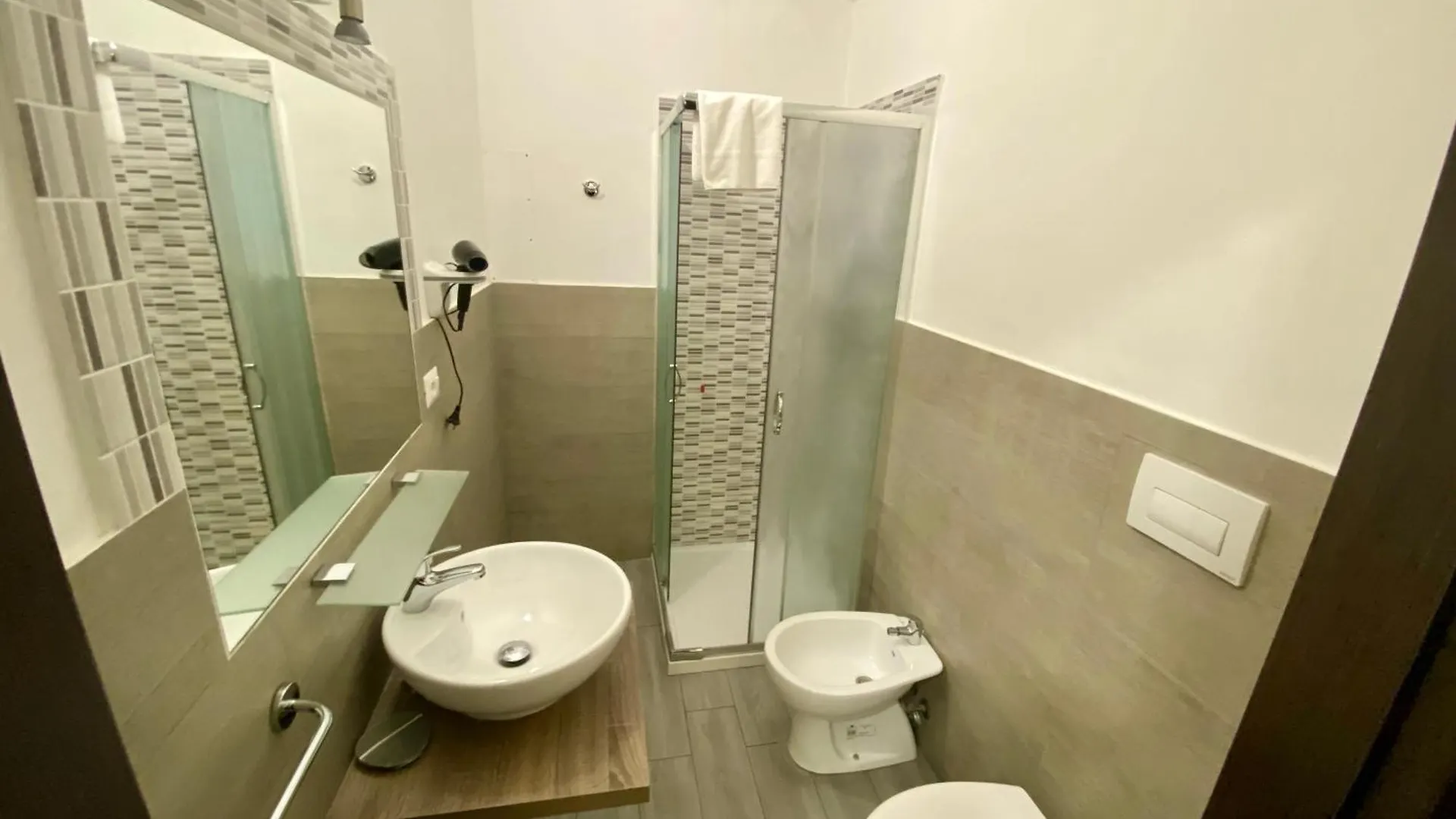 Guest House Minas Mailand