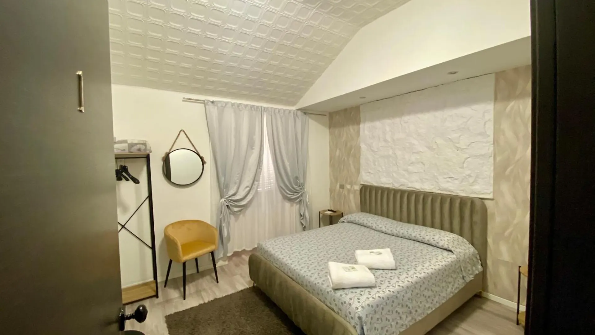 Guest House Minas Mailand 2*,